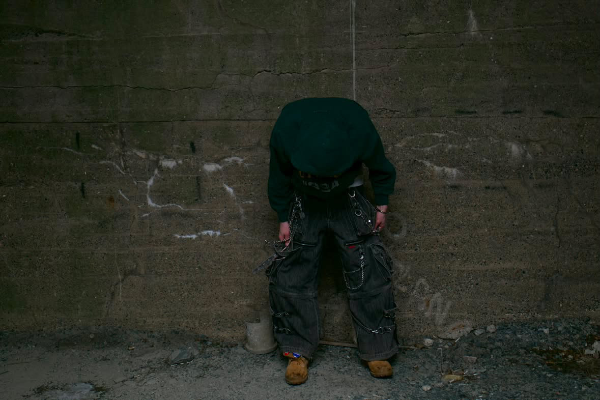 kneel